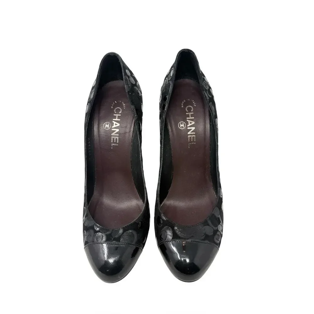 Chanel Interlocking CC Logo Suede Patent Leather Trim Black Pumps Size 40.5C